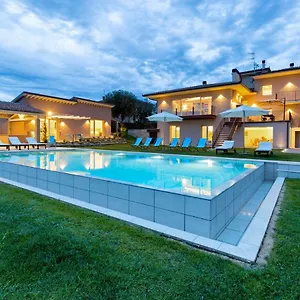 Luxury Spaccasole Su Cortona - Sauna & Infinity Pool Vakantiehuis