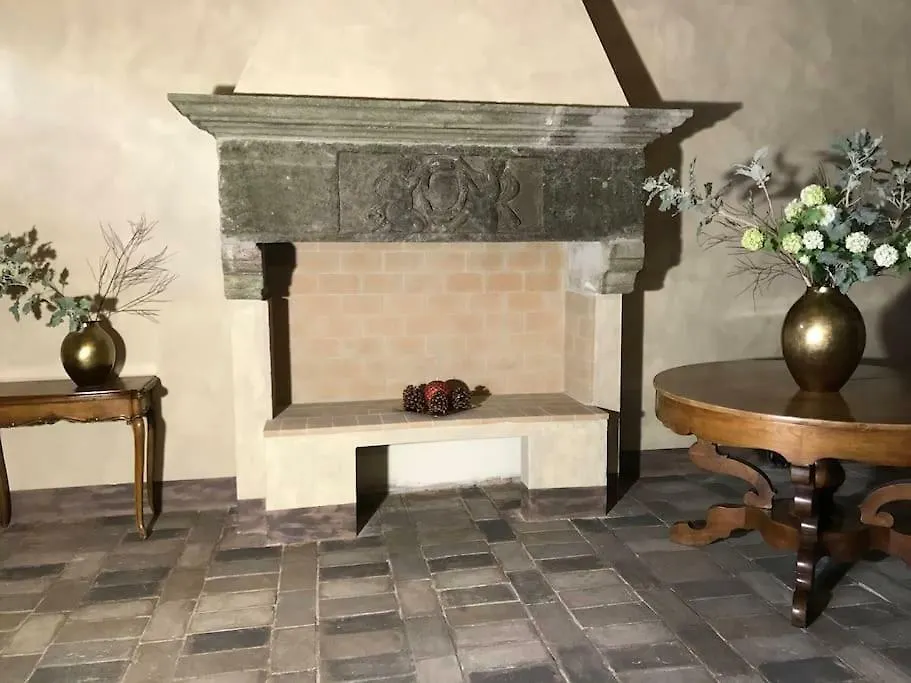 Villa Leonardo Vinci 0*,