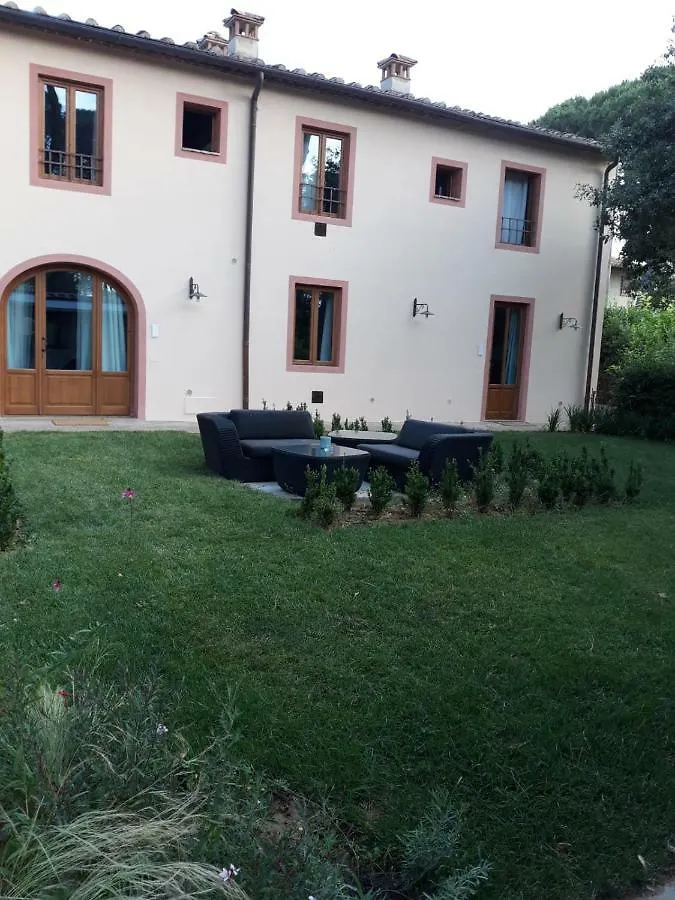 Villa Leonardo Vinci 0*,  Italy